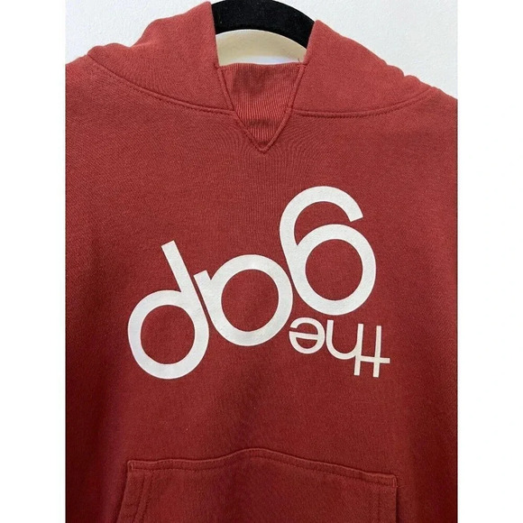 Gap x Stranger Things season 4 sz 10 (teen) Red Upside Down Logo Limited Edition - Picture 2 of 7